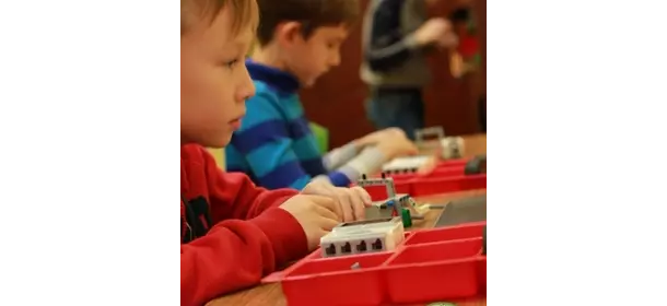 Робототехника 1.0 на Lego Mindstorms EV3 в робошколе Электроник (ДС "Синий Кот")
