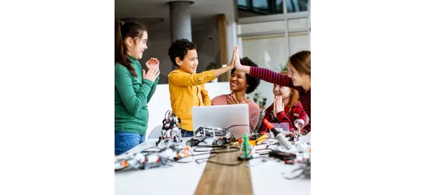 Первороботы на базе конструктора Lego Wedo 2.0 Робошкола "Электроник" (Октябрьская)