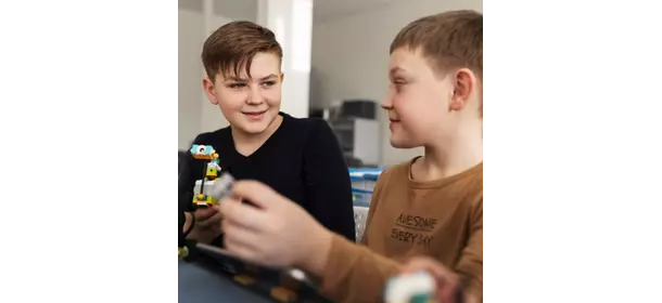 Первороботы на базе конструктора Lego Wedo 2.0 Робошкола "Электроник" (Рязанский проспект)
