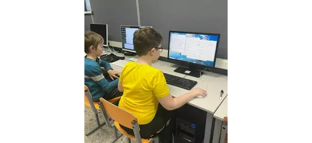 Курс программирования Python в Minecraft в Колледже КЭСИ (Славянский бульвар)