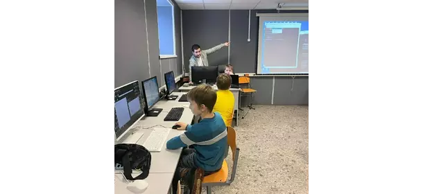 Курс программирования Python в Minecraft в Колледже КЭСИ (Славянский бульвар)