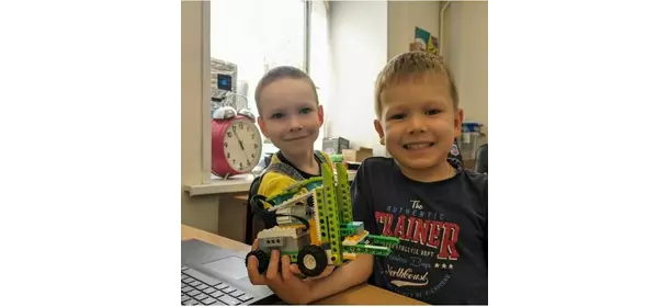Робототехника на базе Lego WeDo 2.0 в школе Пиксель (ЦСКА)