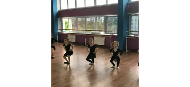 Детские танцы в школе Viva La Danza (Академическая)
