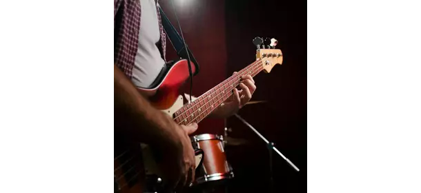 Электрогитара в школе ArbatGuitar (Парк Культуры)