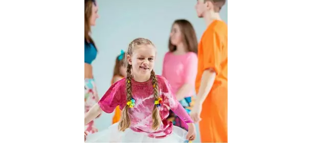 Современные танцы в клубе Детство (Новые Черемушки)