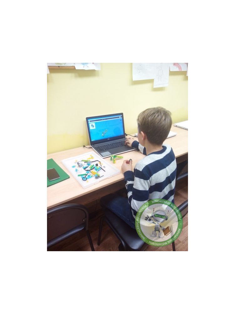 Первороботы Lego Wedo 2.0 в робошколе Электроник (ДС «Смарт Скул»)