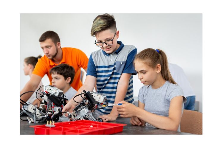 Первороботы на базе конструктора Lego Wedo 2.0 Робошкола "Электроник" (Тульская)