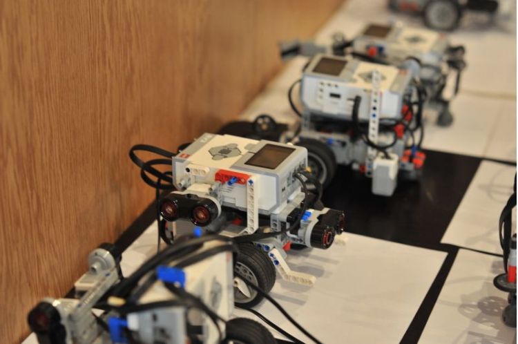 Занятия Lego Mindstorms в студии #БитомНьютона (Народное Ополчение)