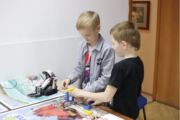 Робототехника Lego Education Mindstorm EV3 для детей в ЦМИТ «Цифровой дом» (Спортивная)