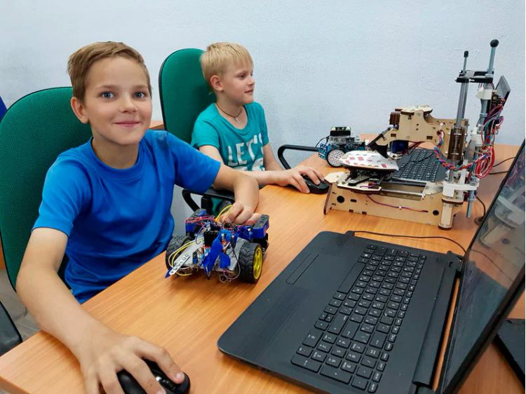 Курсы Lego EV3 в школе роботехники Cyber Class (Братиславская)