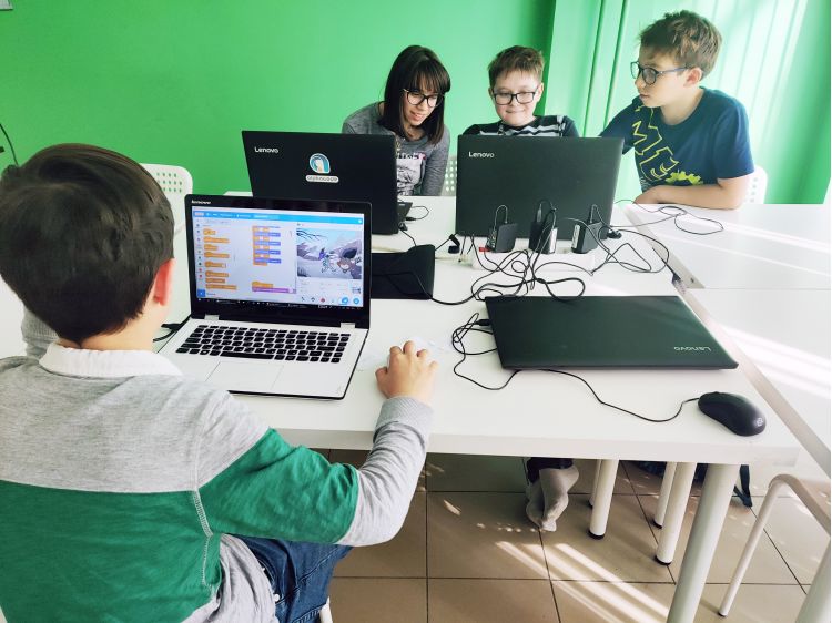 Курсы LEGO Wedo 2.0 + Scratch 3.0 в школе Alpha-Code (Lancman School Баррикадная)