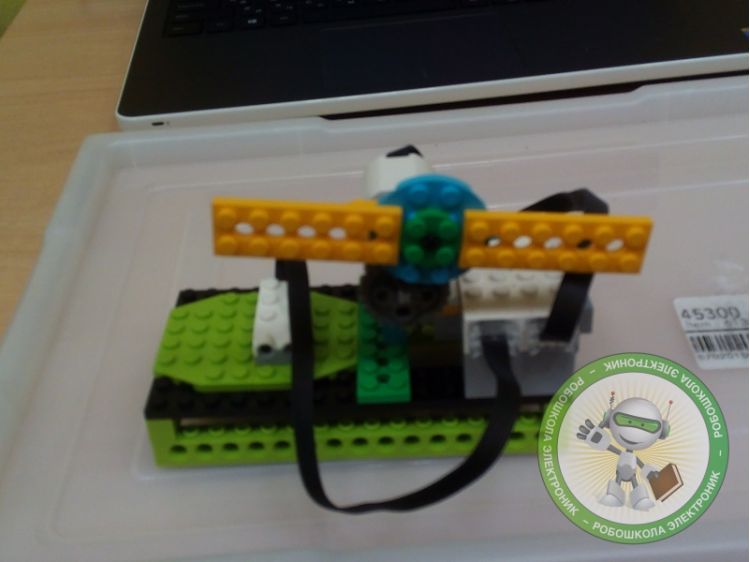 Робототехника на базе конструктора Lego Wedo 2.0 в робошколе Электроник (ДЦ "Наши дети")